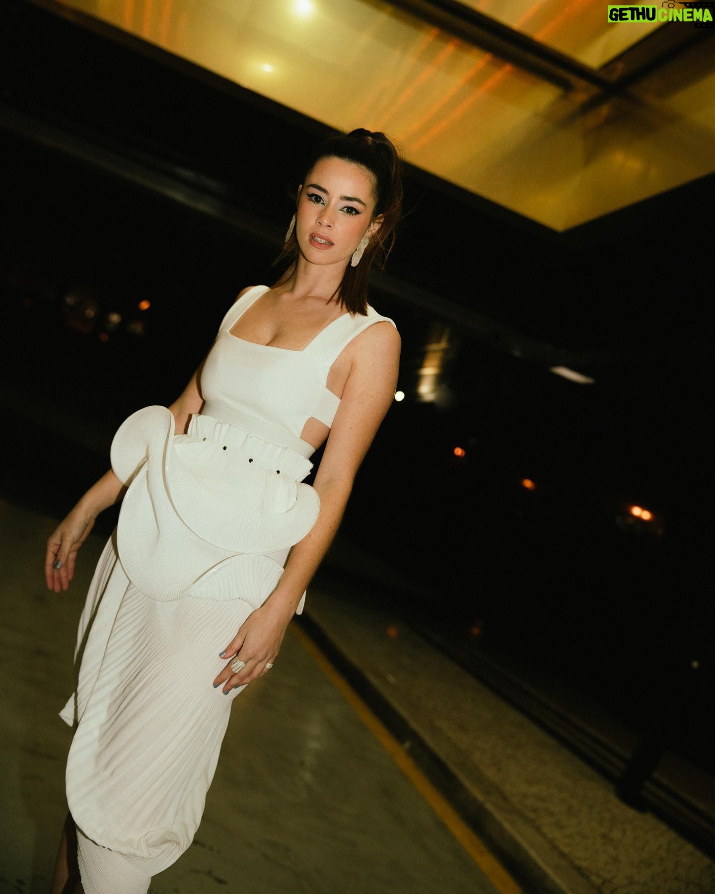 Filipa Pinto - 3K Likes - 29º aniversário da @tvioficial e por isso celebramos! Parabéns TVI 🥳🥳
@mais.que.uma
@hitmanagement
📸: @joannacorreia_
Styling @dianarconceicao
Maquilhagem @danielainacio.mua
Cabelo @madmoisellehairstylist
Look @anvi_andre_
Sandálias @stevemaddenportugal
Jóias @raquelpocojewellery