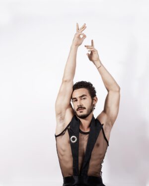 Filipe Bragança Instagram - Na beca por @helenomanoel , pra pré-estreia de MEU SANGUE FERVE POR VOCÊ em São Paulo ✨⚡️

Fotos: @igorkalinouski 
Grooming: @fernandissimo 
Produção de Moda: @fabosafabosa 
Ass. de Fotografia: @vicavalcante_ @parfenovas_ 

#meusangueferveporvocê