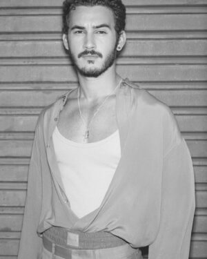 Filipe Bragança Instagram - Na elegância ✨para a pré estreia de Meu Sangue Ferve Por Você em Salvador ✨

 Fotos: @igorkalinouski 
Styling: @helenomanoel 
Grooming: @fernandissimo 
Produção de Moda: @fabosafabosa 
Ass. de Fotografia: @vicavalcante_ @parfenovas_