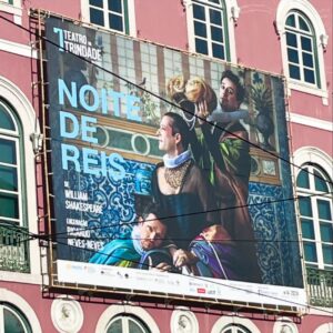 Filipe Vargas Instagram - E hoje estamos de volta ao Trindade para a segunda semana de “Noite de Reis” de Shakespeare por Neves-Neves. Quem nos vai ver esta semana?
@ricardo_neves_neves @teatro_do_electrico @teatrodatrindade @diogoinfanteoficial