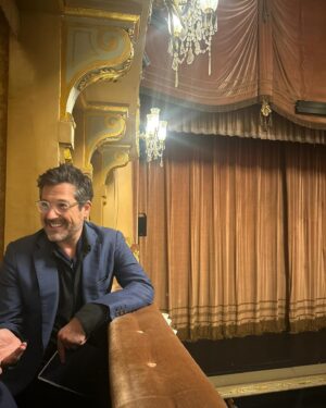 Filipe Vargas Instagram - Noite de bailado no São Carlos com a Inês, a Joana, o Duarte and our host Dana para ver Balanchine, McNicol e Forsythe pela Companhia Nacional de Bailado com a Orquestra Sinfónica Portuguesa. E estão oficialmente dadas as boas-vindas à Primavera. @saocarlos1793 @cnbportugal #orquestrasinfónicaportuguesa
📷@inescastelbranco
@__joanaribeiro__ @__duelas @dbvachon