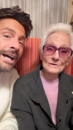 Filippo Bisciglia Instagram - … per VOI da parte di NONNA WILMA ❤️ … - 1 mese ai 100 anni … amici di Ustrambram 😂 …