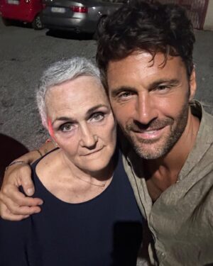 Filippo Bisciglia Instagram - Mamma: No la foto No ti prego !!! Ok ☺️… Cenetta e seratina romantica con Te che sei la mia vita, con Te che mi hai regalato la vita …
Quella vita che non avrebbe avuto alcun senso se non ci fossi stata Tu … Ti Amo … #mamma #love #vita