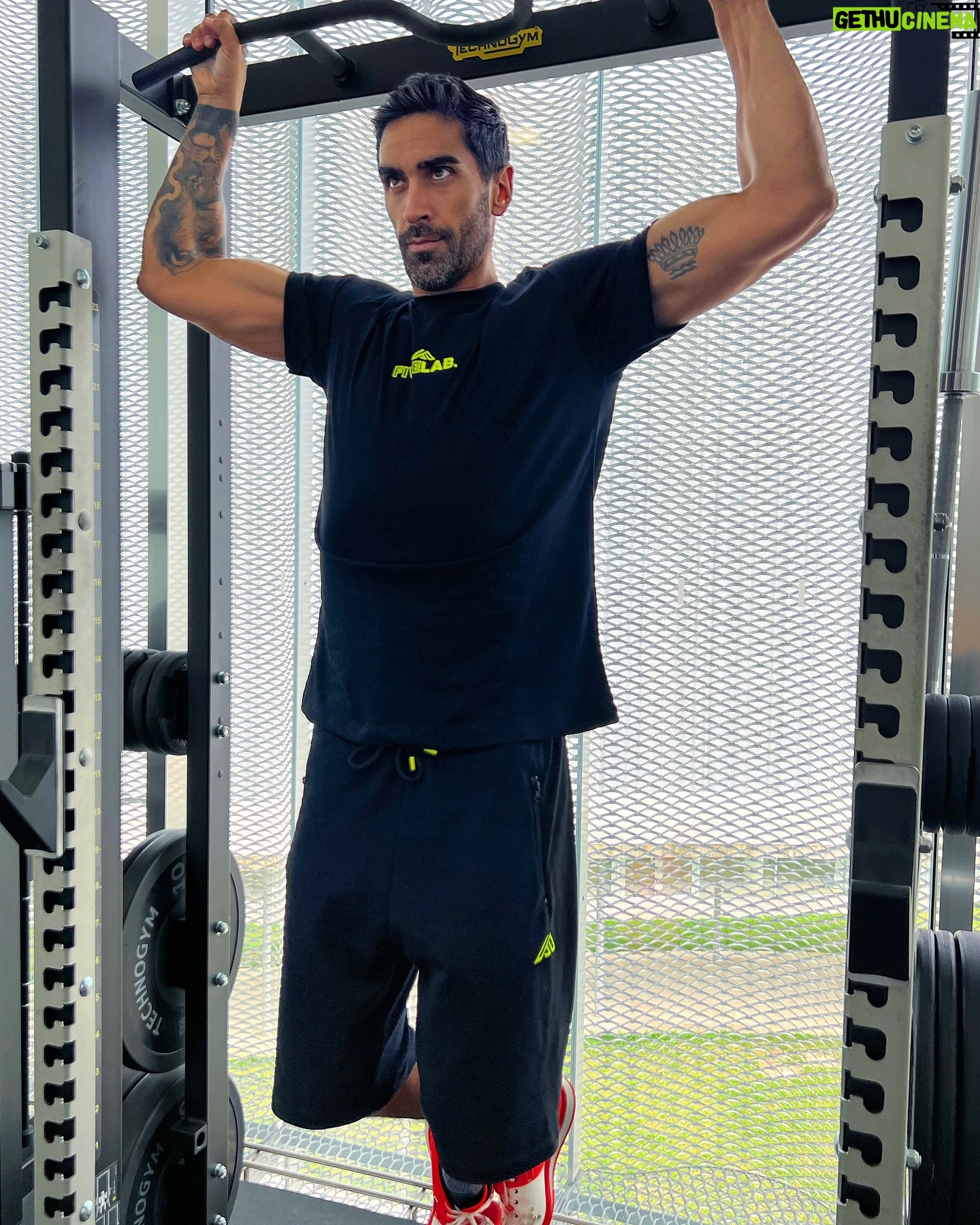 Filippo Magnini - 3 Likes - Non pensavate che le vacanze mi avrebbero fermato…Viaggio ✈️ , lavoro📝, ALLENAMENTO 🏋🏻♀️ e si riparte!!
@fivelabofficial 💪🏼