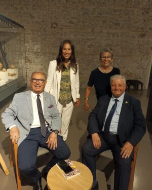 Filiz Taçbaş Instagram - Gerçek gazeteciliği anlatan, Esat Erçetingöz'e ve Atilla Köprülüoğlu' na teşekkür ederiz.

Güzel insanlarla güzel sohbetler..

@esat_ercetingoz @atillakopruluoglu 
@doganprepol @ulvitanriverdi55 @g_elif_e