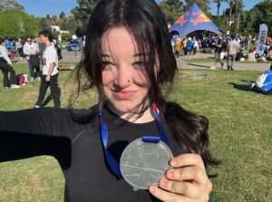 Filiz Taçbaş Instagram - İzmir Büyükşehir Belediyesi'nin bugün gerçekleştirdiği "Maraton İzmir" koşusuna kızım da katıldı.

Kızımında katılması beni mutlu etti🥰

#maratonizmir #izmirbüyükşehirbelediyesi