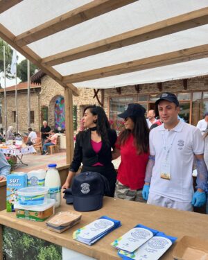 Filiz Taçbaş Instagram - Mekan dostlarla daha güzel… 

#bayındır #bayındırçiçekfestivali 🙏🧿💕
