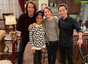 Finn Carr Instagram - A dream come true to work on this iconic show! #icarly @icarly #actor