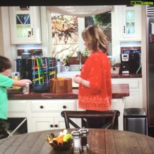 Finn Carr Instagram - I LOVE everything about this!! #chorecats #hilarious #season2 #alexaandkatie #netflix