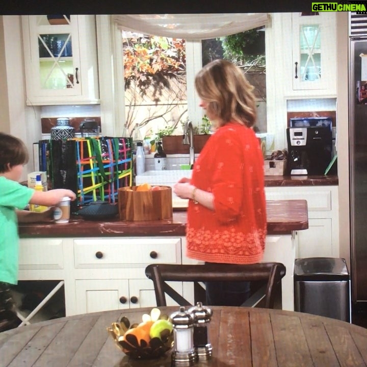 Finn Carr - 7.2K Likes - I LOVE everything about this!! #chorecats #hilarious #season2 #alexaandkatie #netflix