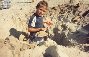 Finn Cole Instagram - Get me to the beach let me dig some holes