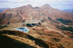 Finn Jones Instagram - Swiss Alps in 35mm 🏔️