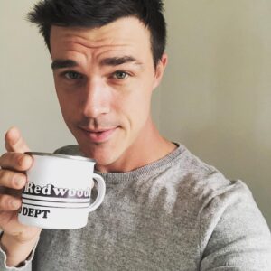 Finn Wittrock Instagram - Thinking I may catch the season finale of @ahsfx 1984 tonight.... Anyone else?