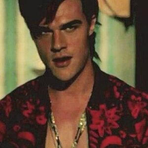 Finn Wittrock Instagram - To all the psychos that I’ve loved to play. Happy 100th episode Horror Story. Here’s to 100 more. #ahs100 @mrrpmurphy