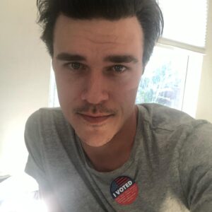 Finn Wittrock Instagram - I voted. And I’m glowing. How about you?