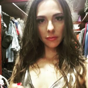 Fiona Horsey Instagram - Así me siento hoy, loca, despelucada y lista para dar un puño!!😂😂 ya no se que es realidad o ficción!!😲#actriz #movie #lavidaloca #crazybitch