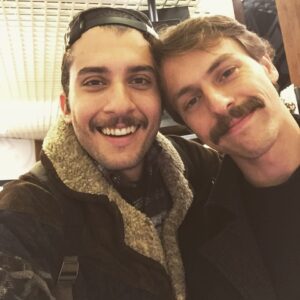 Fırat Altunmeşe Instagram - Markette denk geldik kendisini cok sevdigimi soyledim. Canim metin abi!! Biyigini kesince bana hediye etcegini soyledi🎉🖖🏼