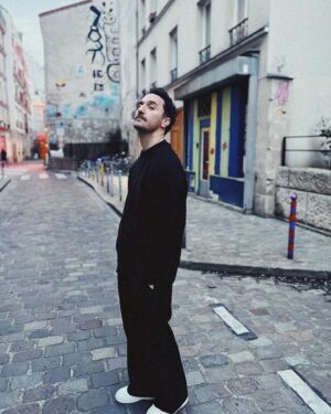 Firat Celik Instagram - Doğum günümü kutlayan herkese teşekkür ederim 🌹🫀 
Merci pour vos messages d’anniversaire. 
Thanks a lot for your Beautiful birthday wishes.