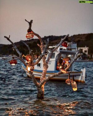 Fırat Topkorur Instagram - Kimin ne olduğunu bilmem, ama kendimin ne olduğunu biliyorum 🙌🏻 herkese iyi tatiller astrologlar ve ona inananlar hariç ☀️