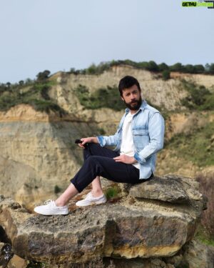 Fırat Topkorur Instagram - Oturmuşum kendime 🪑🤷🏻‍♂️