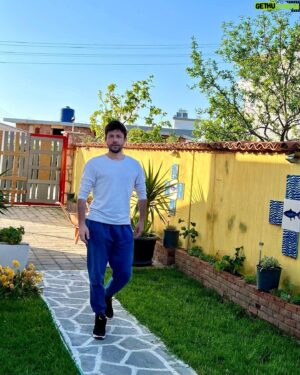 Fırat Topkorur Instagram - Fotoğrafın müziği var " haydarinna rinna rinna rinanay" bi de şey var "hava müko", ha bir de bişey daha var "naptın o işi? " bişey daha var ama burası yeri değil ! ☀️🚶🏻