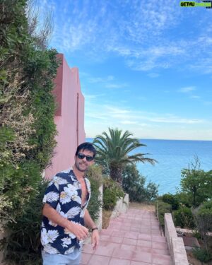 Fırat Topkorur Instagram - ben bitti demeden tabii ki biter, ama olsun güneş yerinde her şey yolunda ☀️🐈‍⬛