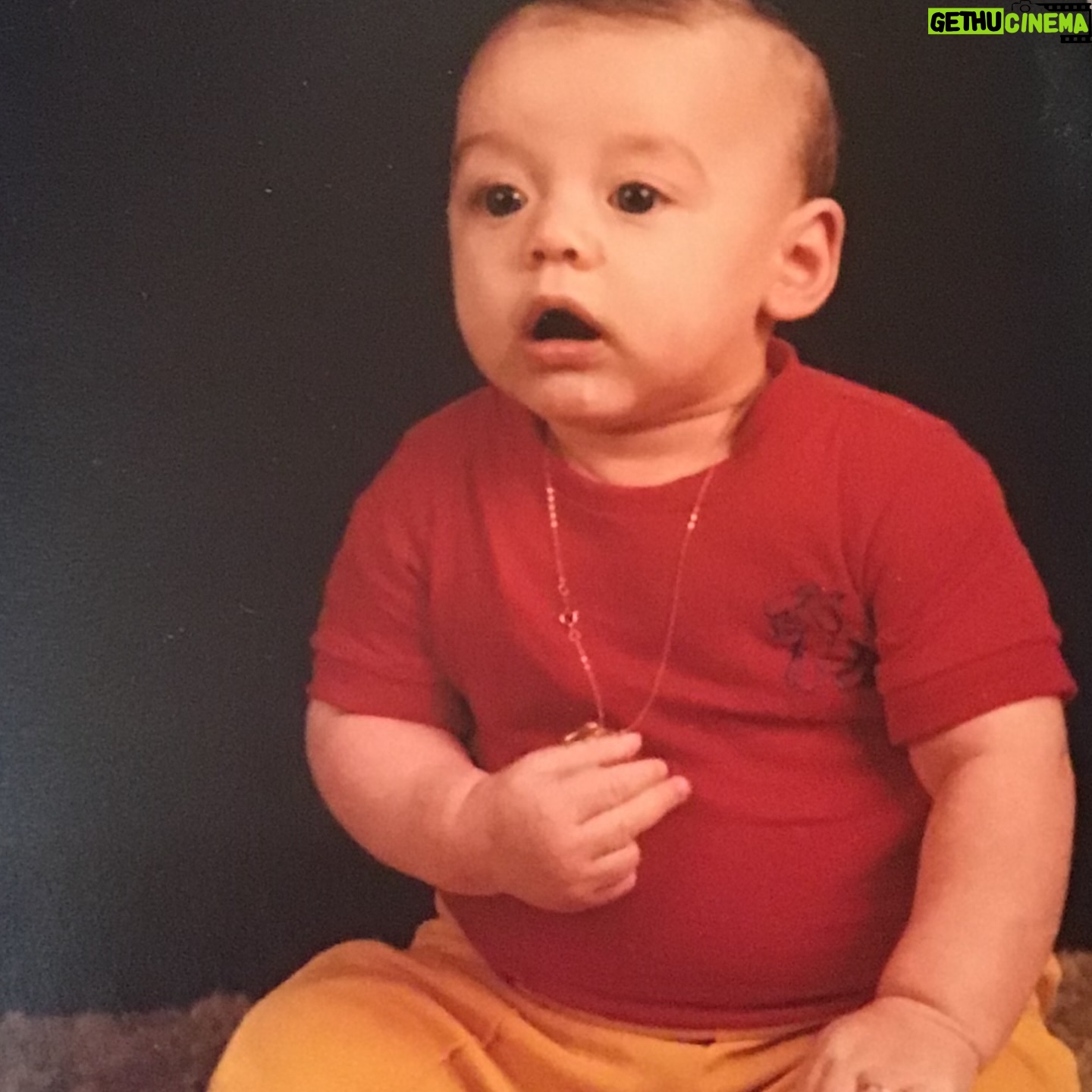 Flávio Furtado - 2.7K Likes - Dizem que as crianças e os loucos são os mais felizes. Eu tenho um pouco dos dois... feliz dia da criança! ❤️
