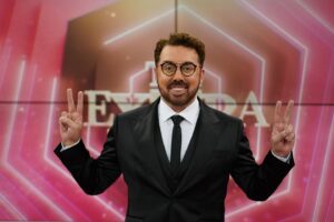 Flávio Furtado Instagram - Prepara-te! A partir de segunda-feira o TVI Extra está de volta e nada será como antes…