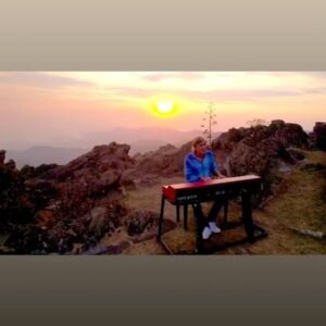 Flávio Venturini Instagram - Recordando “Girassol” (Claudio Fraga e Flavio Venturini) do album #paisagenssonoras” Vol 1