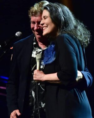 Flávio Venturini Instagram - Que felicidade fazer um dueto com a querida Monica Salmaso.
Cantamos a música Nascente. 

Foto: Paulo Ti