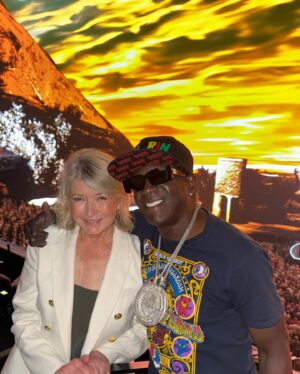 Flavor Flav Instagram - FLAVOR FLAV::: 
YOOOO Snoopadelick @snoopdogg ,,,I ran into yo girl,!!! @marthastewart 
Greatful Dead concert @spherevegas 
🤣🤣🤣😂😂😂

Ya boy can’t believe he saw DEAD&CO in concert,!!! WOOWWWW and that MFer John Mayer can really play guitar,!!! And that visuals of going into the sky 🤯🤯🤯