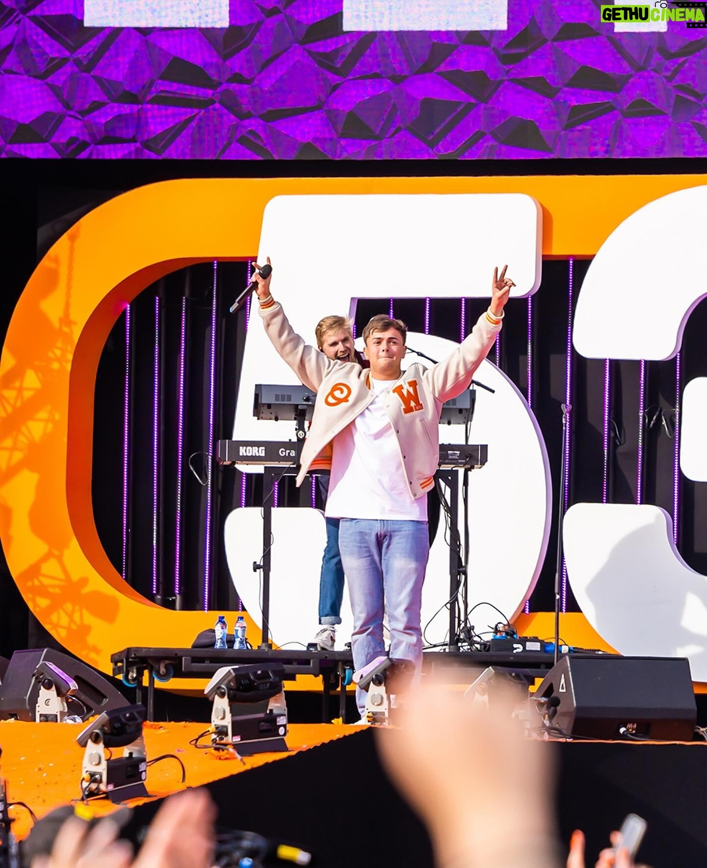 Flemming Viguurs - 8K Likes - MEGA veel zin in dit heerlijke koningsweekend! 👑 Wie zie ik bij Koningsfeesten Denekamp, 538 Koningsdag of Kingsland? 🙌