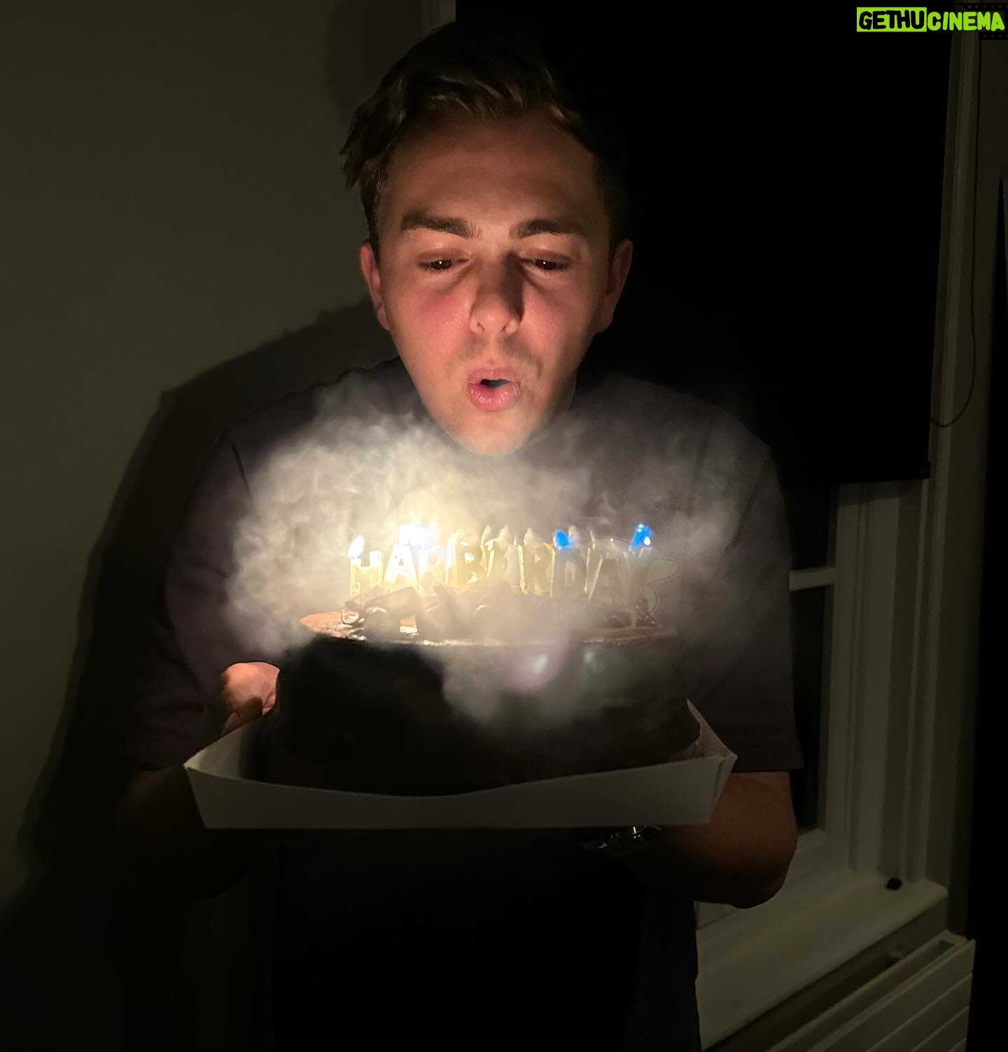 Flemming Viguurs - 20.2K Likes - IK BEN JARIG! 28🎂 #NoClubOf27
