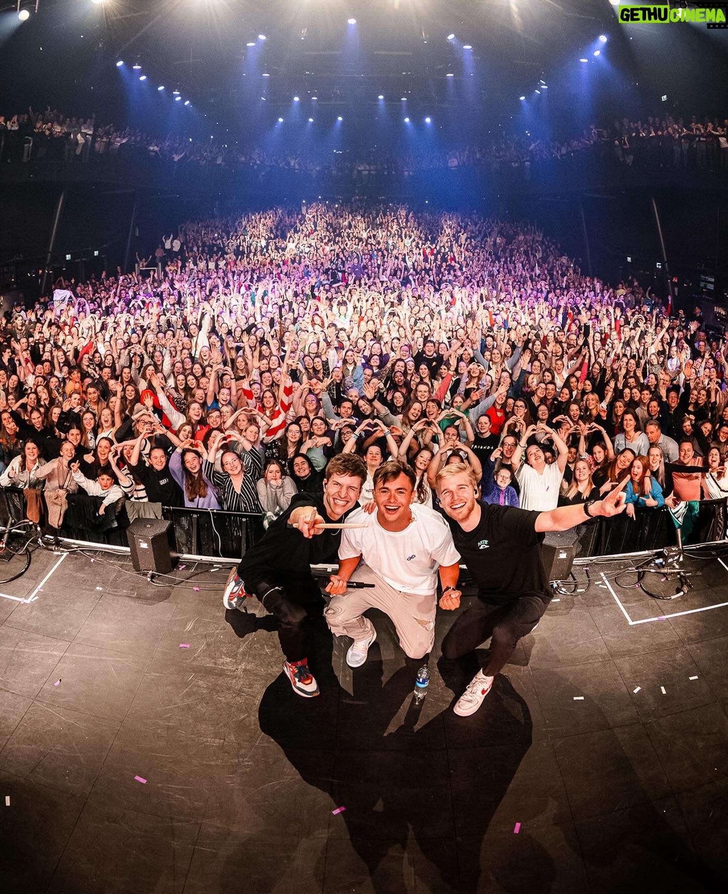 Flemming Viguurs - 6.5K Likes - Terugblik naar de clubtour vorig jaar! Ik kan niet wachten om ‘m morgen weer af te trappen in een uitverkocht TivoliVredenbrug. 🙌