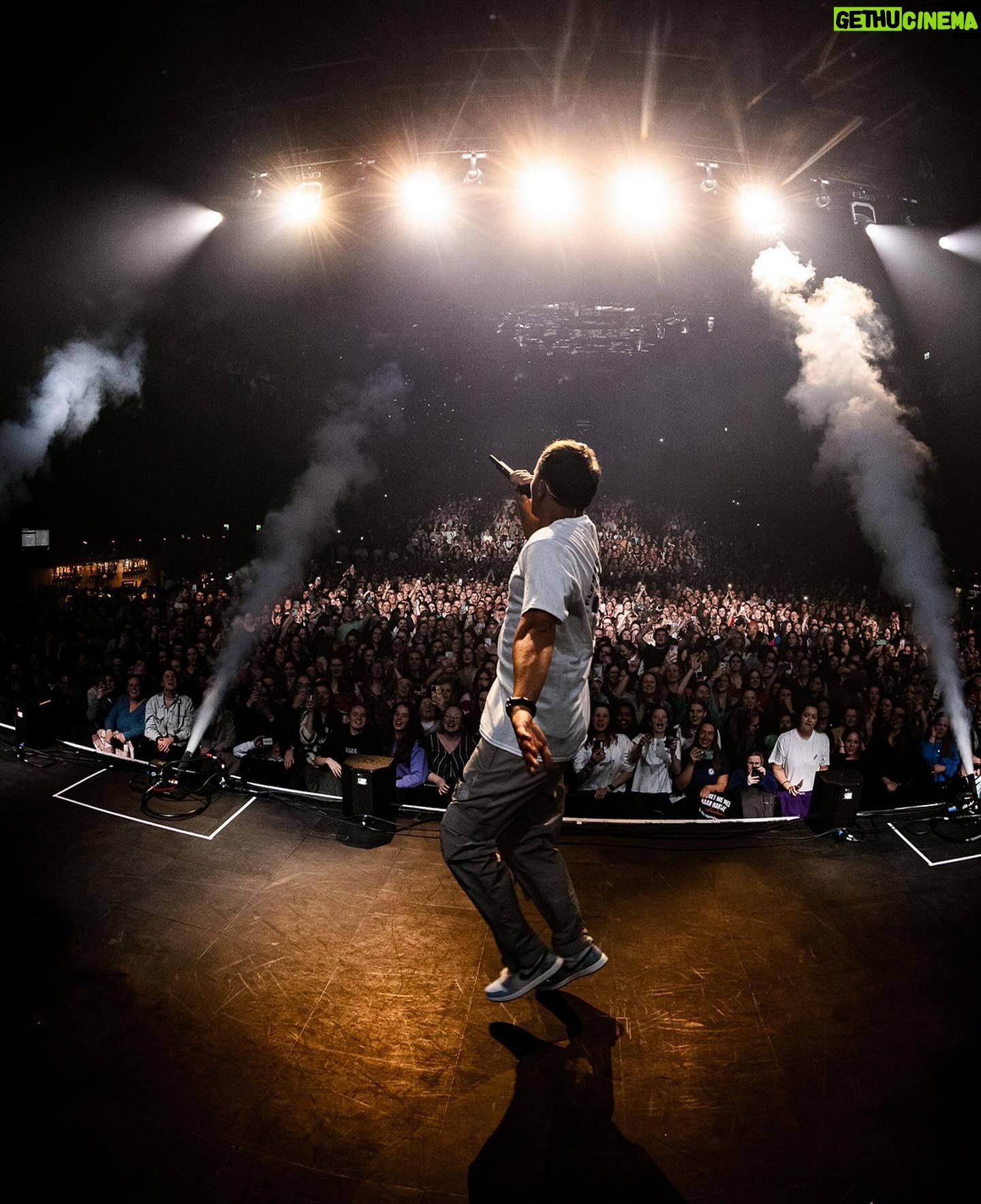 Flemming Viguurs - 6.5K Likes - Terugblik naar de clubtour vorig jaar! Ik kan niet wachten om ‘m morgen weer af te trappen in een uitverkocht TivoliVredenbrug. 🙌