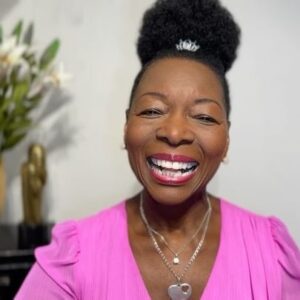 Floella Benjamin Instagram - Happy #WindrushDay as we celebrate #Windrush75
and remember the Windrush Pioneers who paved the way for others with resilience, perseverance, dignity and pride, despite having to face much adversity and many obstacles, breaking down numerous barriers but surviving to tell their untold stories now. Yes happy Windrush Day as we celebrate with joy❤️
