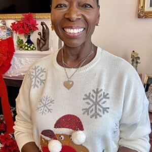 Floella Benjamin Instagram - Hope you all have a merry time wherever you are. Sending festive virtual hugs full of joy❤️🎄❤️