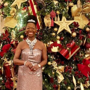 Floella Benjamin Instagram - Had the most wonderful time celebrating my Order of Merit and Christmas at the @theritzlondon and was made to feel quite special with exquisite food and gorgeous cake ❤️🎄