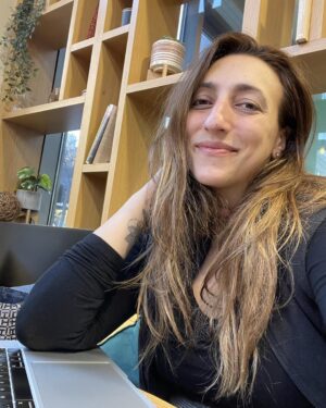Florence K Instagram - 41 ans aujourd’hui, toutes mes dents, du soleil à profusion, ben du fun, pis une autre belle journée d’étude! 😀 pis ce post n’est pas une incitation à me souhaiter joyeux anniversaire mais plutôt un chouette moment que je souhaitais partager avec vous! 😂