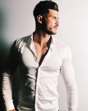 Florent Ré Instagram - Un jour , tu te réveilleras et tu n’aura plus le temp de faire ce que tu voulais faire.
Fais-le donc maintenant !!