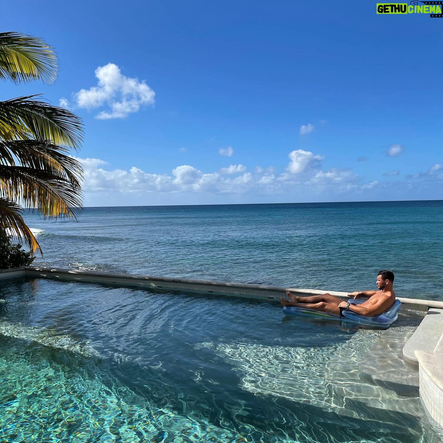 Florent Ré - 4.1K Likes - 🚨Grand jeu concours voyage 🚨
Le soleil, votre chambre avec piscine privée, le tout à 30secondes de la plage et de son eau turquoise...
Ça vous dit ???? 🌴☀️🏖
Je vous propose le concours le plus dingue !!
7NUITS DANS UNE VILLA DE LUXE sur l’île de SAINT MARTIN avec @sunseasandluxury
Une petite, avec piscine privée et vue à couper le souffle...🏖🩳 👙
POUR PARTICIPER :
- Follow les comptes Instagram
- @florent_re
- @yvane_jhn
- @sunseasandluxury
- Aimer et partage cette publication
- Tague 3 amis en commentaire.
🚨 Résultats le lundi 25.01.2021
( tirage au sort totalement automatique )