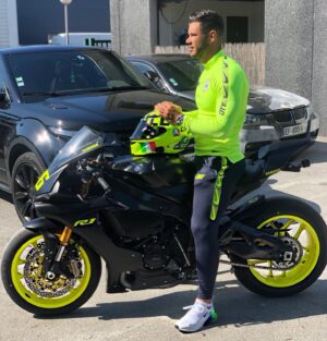 Florent Ré Instagram - La passion est un moteur dont personne ne mesure la puissance !! Ps : merci @hylton.fr
