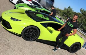 Florent Ré Instagram - Rêve ta vie en couleurs , c’est le secret du bonheur ..
#ICON
#lamborghini