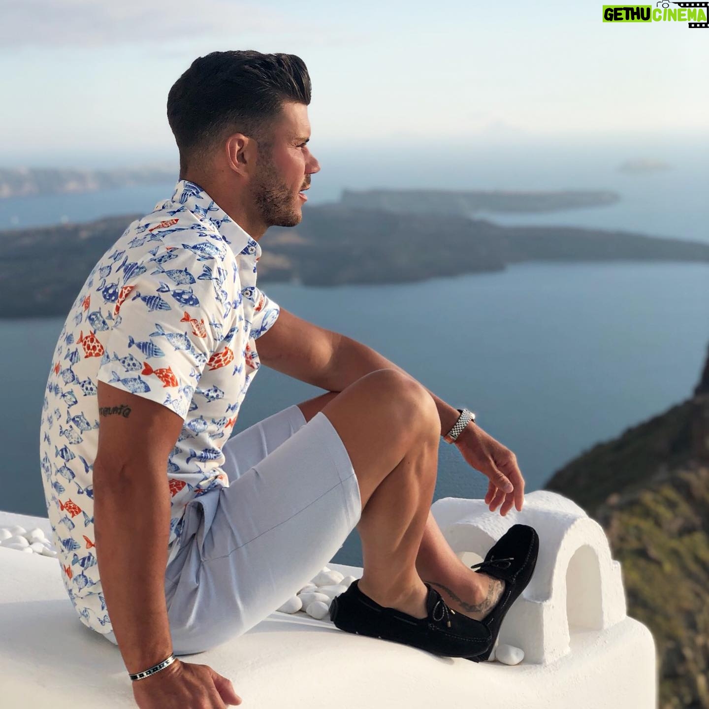 Florent Ré - 4K Likes - La tête dans les nuages ....