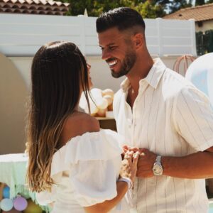 Florent Ré Instagram - Je t’aime tellement @yvane_jhn 
#love #couplegoals #famille #babygirl