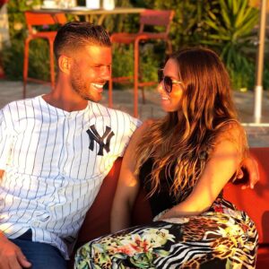 Florent Ré Instagram - Merci pour le bonheur que tu me procures chaque jour mon BÉBÉ 
JE TAIME FORT @yvane_jhn 
#love #corse #vacances #couplegoals