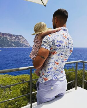 Florent Ré Instagram - Ma première fête des pères ♥️
Je t’aime ma fille « JADE » 
Un papa heureux