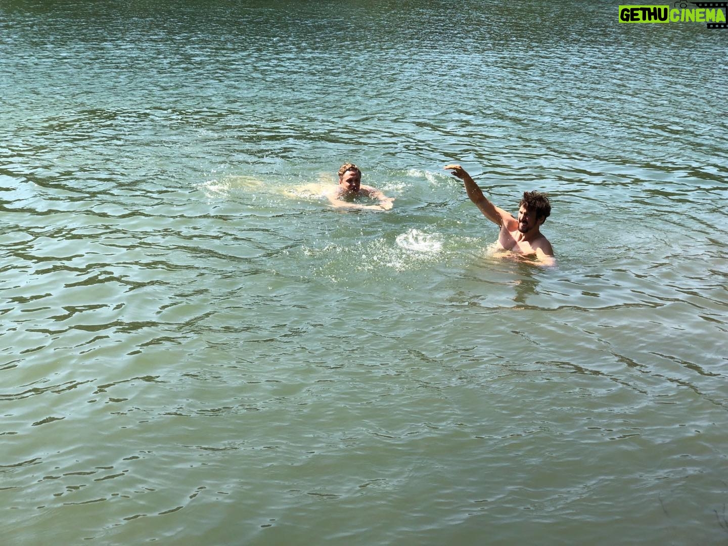 Florian David Fitz - 14.9K Likes - Heute vor 5 Jahren! Irgendwie trifft es uns immer mit dem kalten Wasser, Matthias! #fresh #fröhlich #frei @matthiasschweighoefer