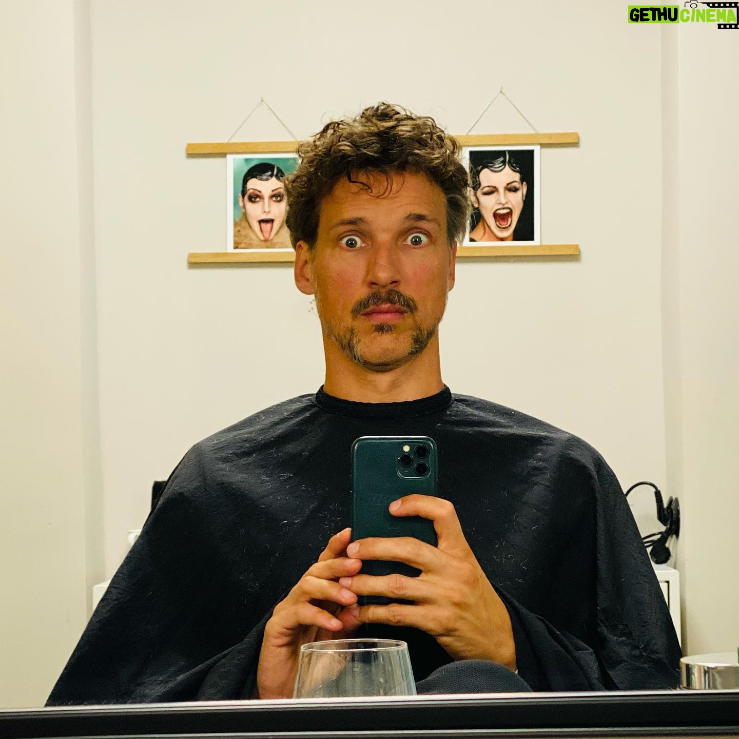 Florian David Fitz - 30.2K Likes - Rudi Gedächtnisfrise. #isfürnfilm #ichbehaltedieaberglaubich