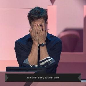 Florian David Fitz Instagram - Ich hab versucht, Matthias zu einem Spieleabend zu überreden. DAS ist draus geworden. #jokoziehdichwarman #werstiehltmirdieshow #neuestaffelabsonntag